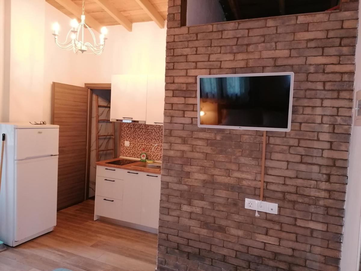 הוילה ניאה סקיוני Tiny House By The Sea מראה חיצוני תמונה