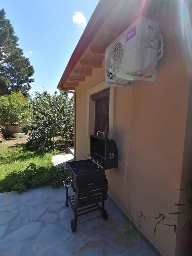 הוילה ניאה סקיוני Tiny House By The Sea מראה חיצוני תמונה